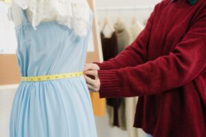 artesctc.ro | Descoperă Moda Fringe: Istorie, Tendințe și Cum să Îți Integrezi Franjurile în Garderobă